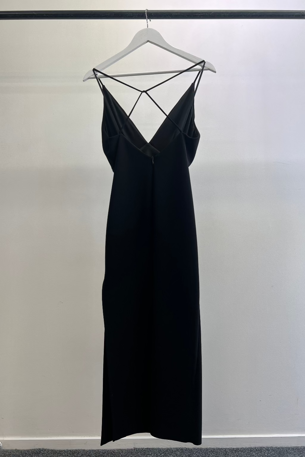 MADDISON V MIDI DRESS