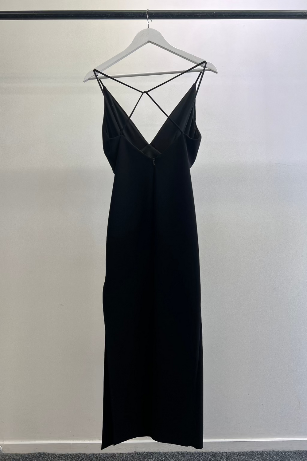 MADDISON V MIDI DRESS