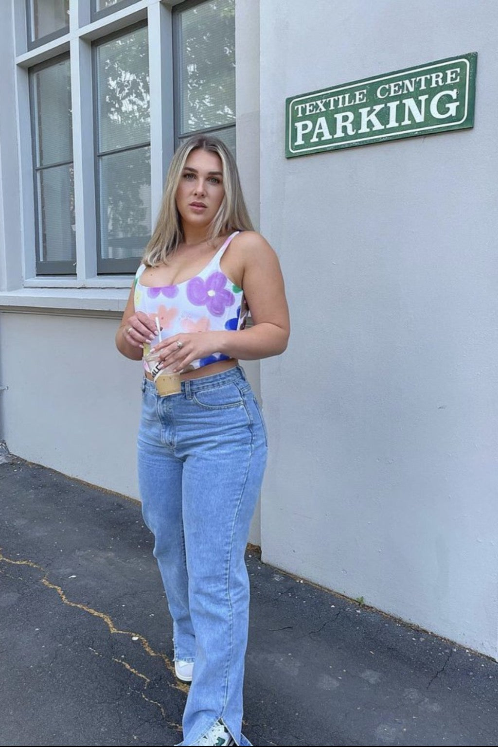 ThreadRentalsisaNZdressrentalservicebasedinAucklandrentingdressesforballs_birthdays_weddings_festivalsandmore